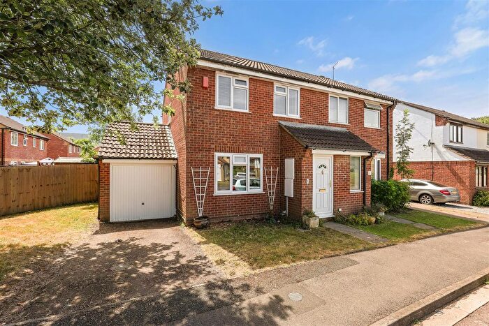 3 Bedroom Semi-Detached House For Sale In Dudbridge Meadow, Dudbridge, Stroud, GL5