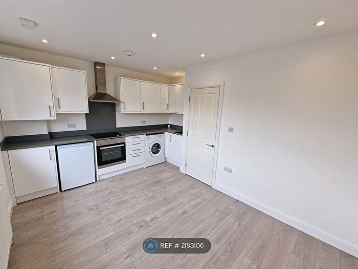 3 Bedroom Detached House To Rent In Uckfield Road, Enfield, EN3