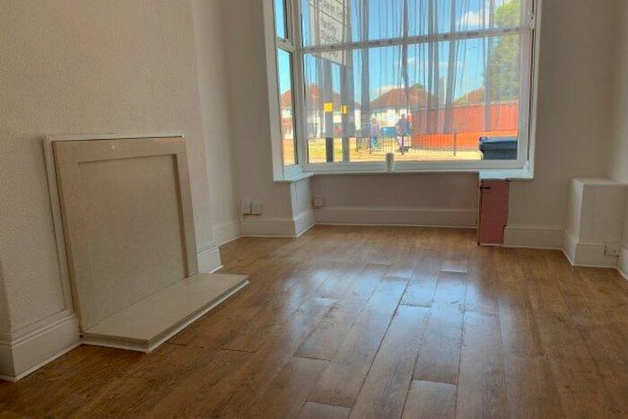 3 Bedroom Terraced House To Rent In Harvey Road, Birmingham, B26