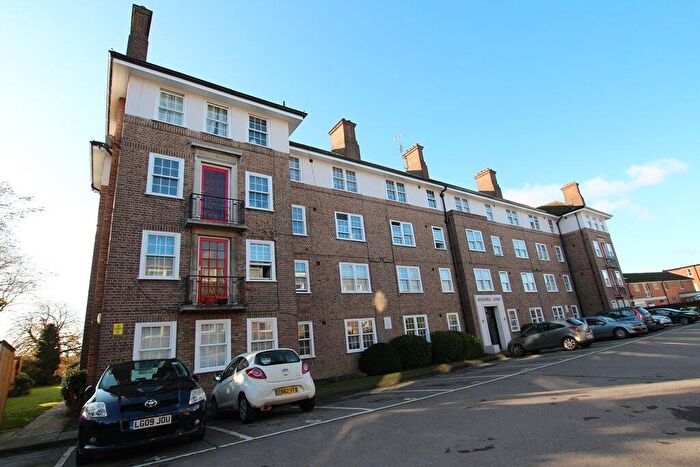 2 Bedroom Apartment To Rent In Bishopric Court, Horsham, RH12