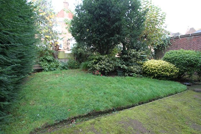 4 Bedroom Detached House For Sale In Furness Road, Eastbourne, BN21