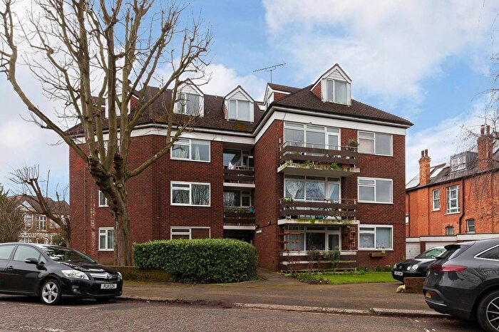 2 Bedroom Flat To Rent In Mapesbury Road, Teignmouth Court, NW2