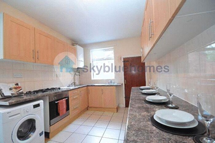 6 Bedroom Terraced House To Rent In St. Peters Road, Leicester, LE2