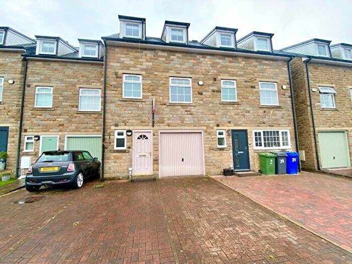 3 Bedroom House To Rent In Higher Mill Street, Rossendale, Lancashire, BB4