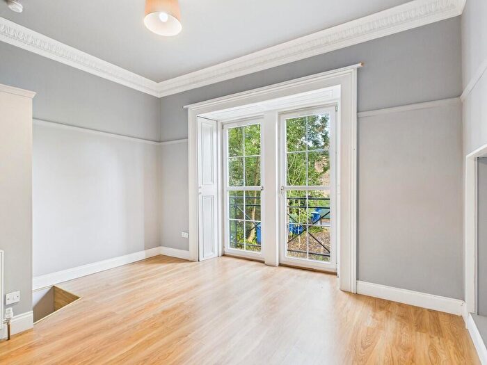2 Bedroom Apartment To Rent In Ruskin Terrace, Botanics, Glasgow, G12