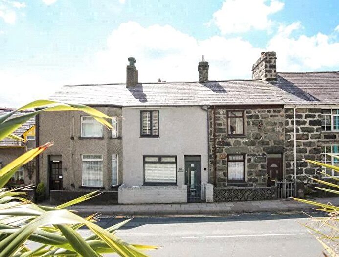 3 Bedroom Terraced House For Sale In High Street, Criccieth, Gwynedd, LL52