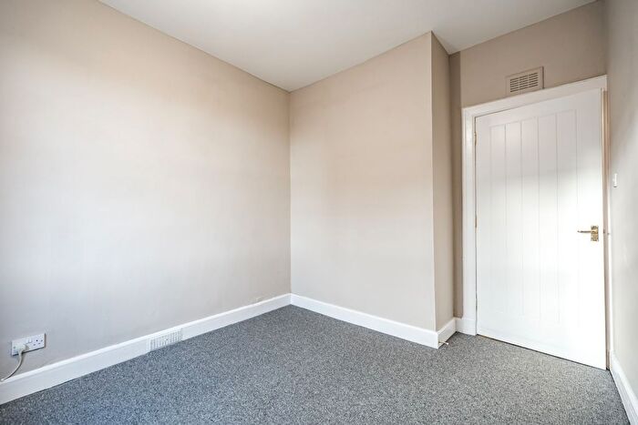 1 Bedroom Flat To Rent In Friars Street, Stirling, Stirlingshire, FK8