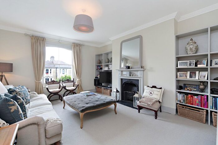 3 Bedroom Flat For Sale In Cambridge Gardens, North Kensington, W10
