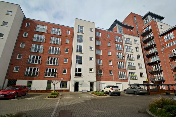 2 Bedroom Flat To Rent In Poole, BH15