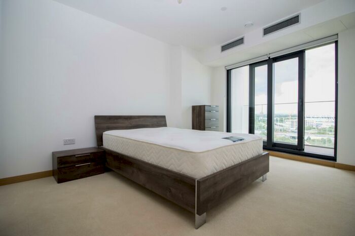 1 Bedroom Flat To Rent In High Street, Stratford, London, E15