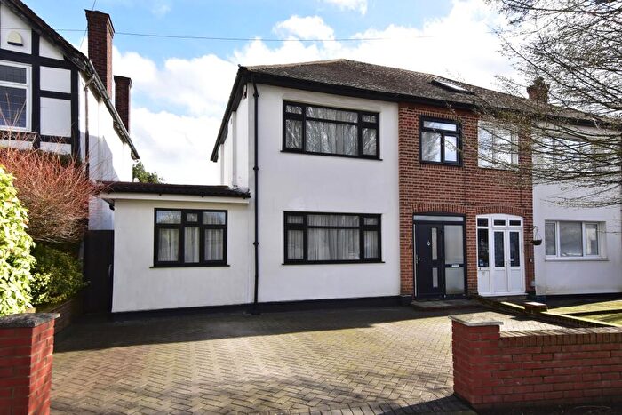 4 Bedroom Semi Detached House For Sale In Herlwyn Avenue, Ruislip, HA4