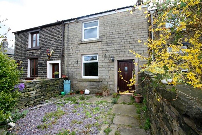 2 Bedroom Cottage To Rent In Owens Row, Horwich, Bolton, BL6