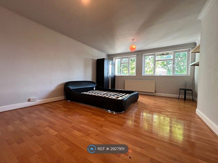 1 Bedroom Flat To Rent In Brownhill Road, London, SE6
