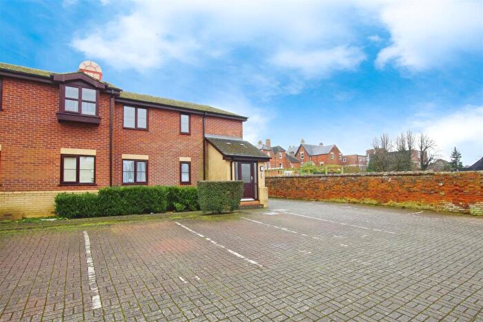 2 Bedroom Flat To Rent In Bath Road, Old Town, Swindon, SN1