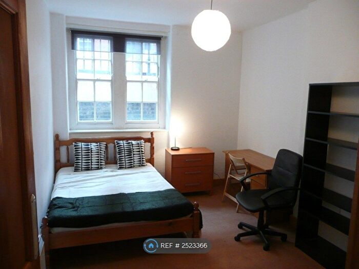 3 Bedroom Flat To Rent In Queen Alexandra Mansions, London, WC1H