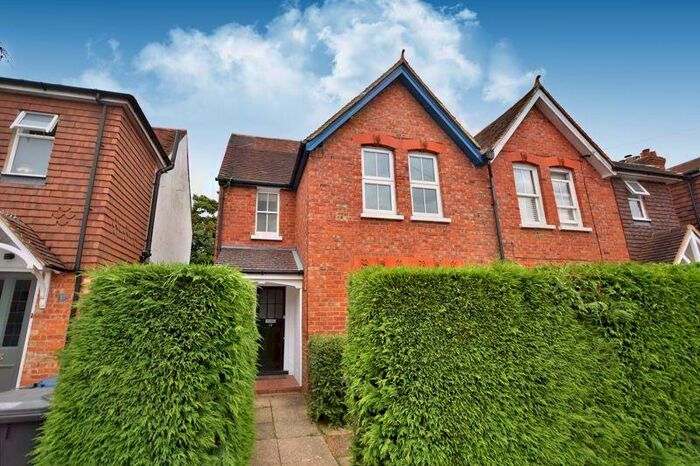 2 Bedroom Semi-Detached House To Rent In Edward Road, Farnham, GU9