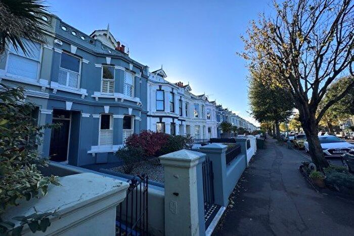 1 Bedroom Flat To Rent In Westbourne Gardens, Hove, BN3