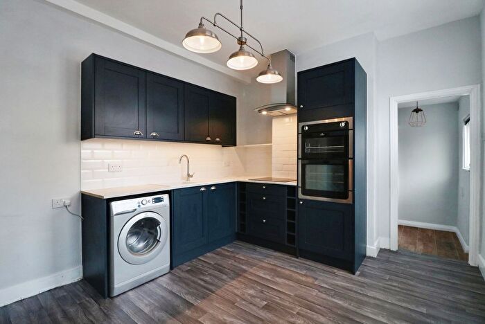 1 Bedroom Flat To Rent In Hamlet Court Road, Westcliff-On-Sea, SS0