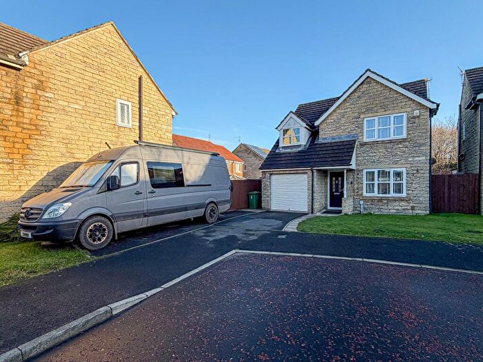 3 Bedroom Detached House For Sale In Thornhill Close, Dunston, Gateshead, NE11