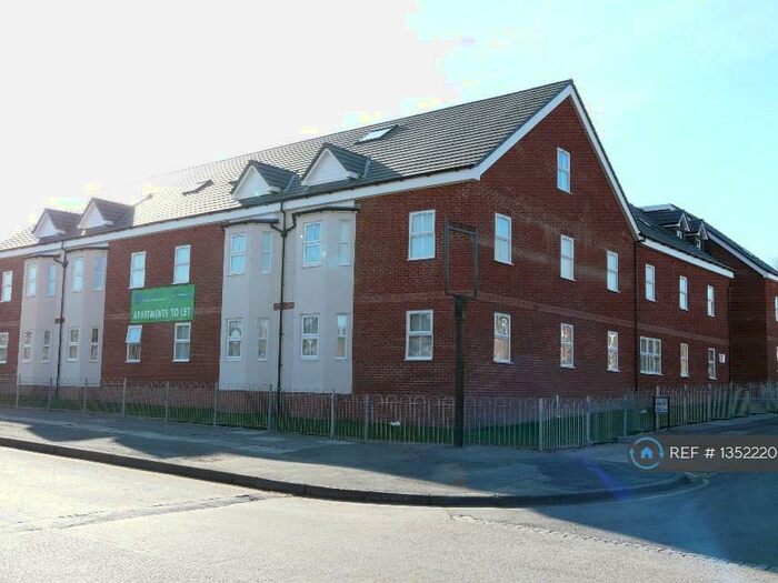 2 Bedroom Flat To Rent In Woodchurch, Merseyside, CH49