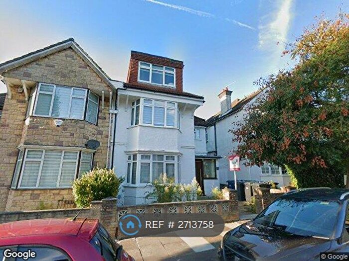 2 Bedroom Flat To Rent In St. Johns Road, London, NW11