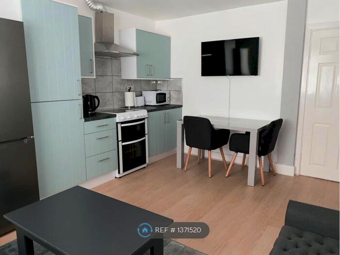 3 Bedroom Semi-Detached House To Rent In Brightmoor Street, Nottingham, NG1