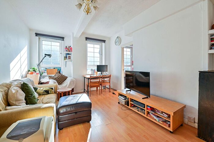 3 Bedroom Flat To Rent In Swan Street, Rotherhithe, London, SE16