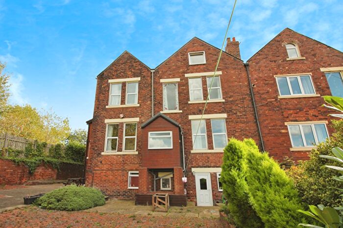 3 Bedroom Semi-Detached House For Sale In Leeds Road, Castleford, WF10