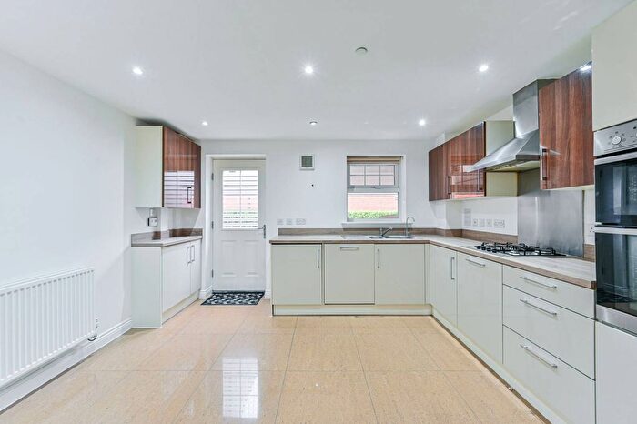 4 Bedroom Property To Rent In Renwick Drive, Bromley, BR2