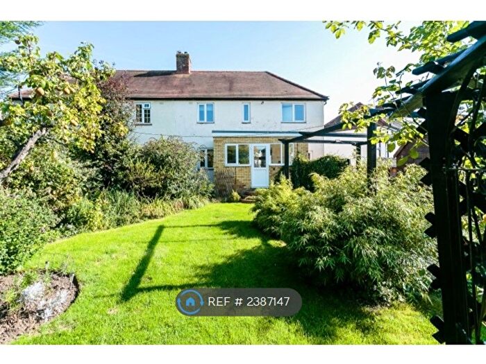 5 Bedroom Semi-Detached House To Rent In Durham Close, Guildford, GU2