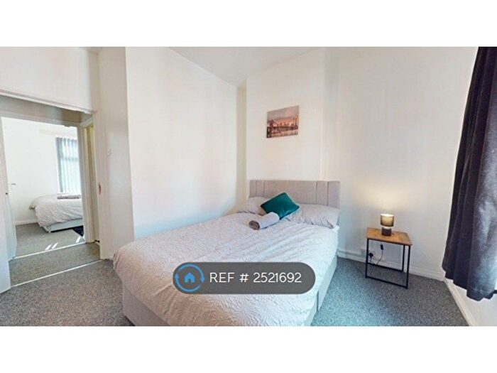 3 Bedroom Flat To Rent In Bakewell Street, Manchester, M18