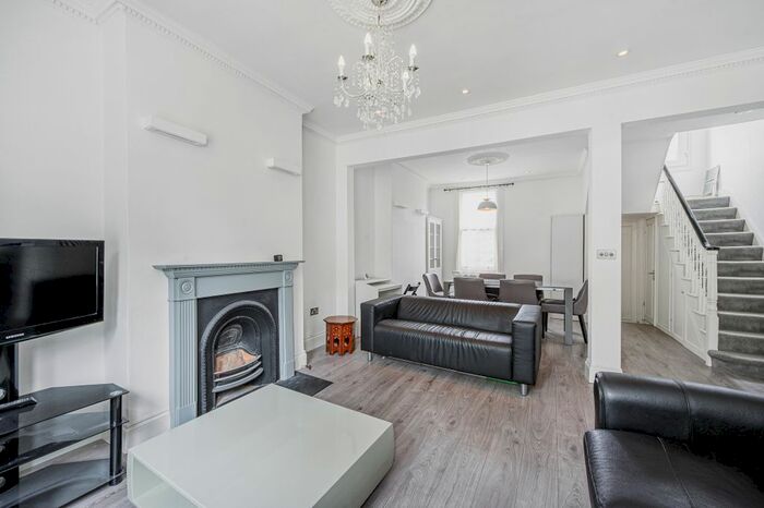 3 Bedroom Flat To Rent In Archel Road, London, W14