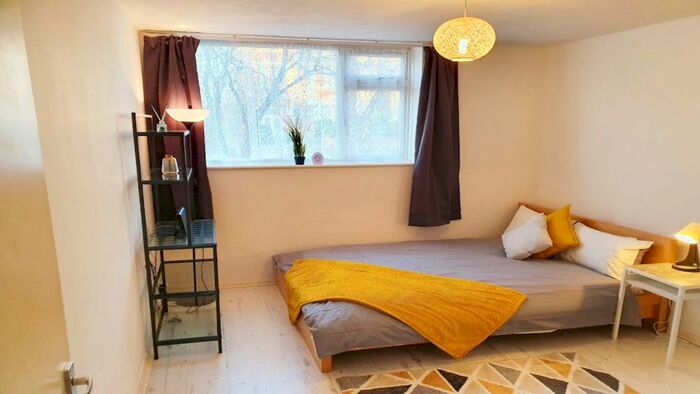 2 Bedroom Flat To Rent In Gordon Road, London, W13