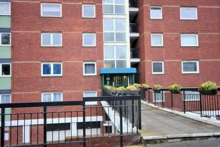 Studio To Rent In Porchester Mead, Beckenham, BR3