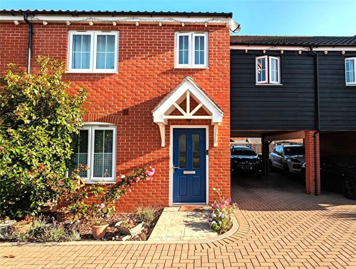 3 Bedroom Semi Detached House For Sale In Sandy Crescent, Great Wakering, Essex, SS3