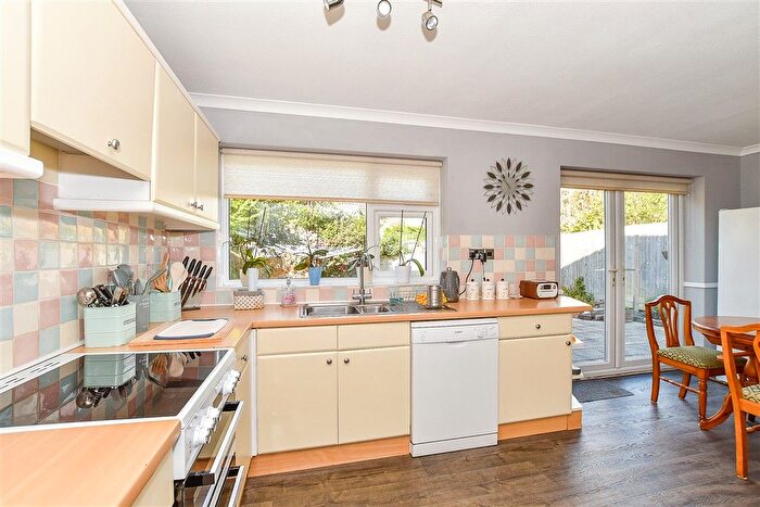 3 Bedroom Link Detached House For Sale In Combe End, Crowborough, East Sussex, TN6