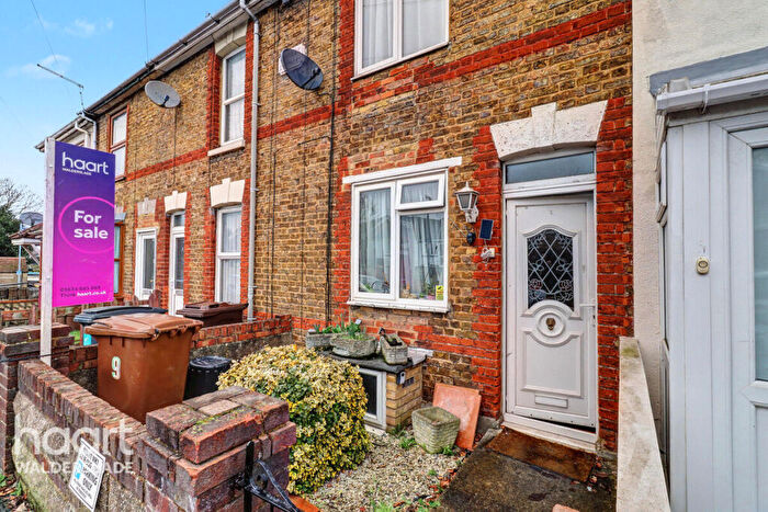2 Bedroom Terraced House For Sale In Capstone Road, Chatham, ME5