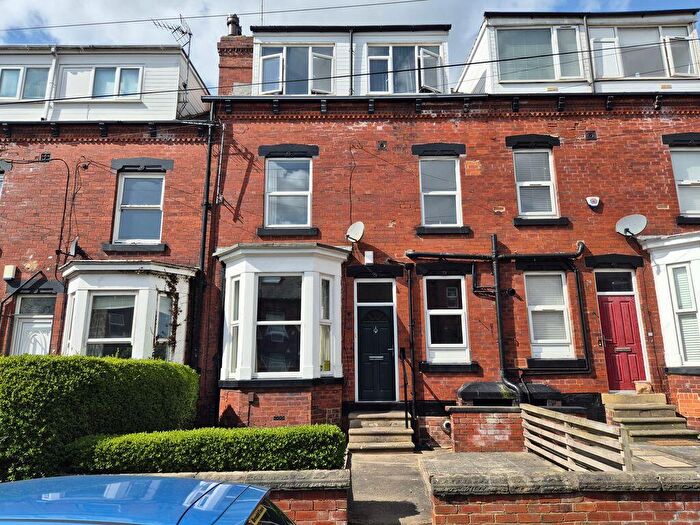 3 Bedroom Terraced House For Sale In Grimthorpe Place, Leeds, LS6