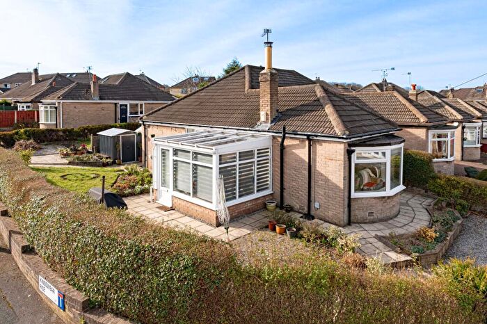 2 Bedroom Bungalow For Sale In Kingswear Grove, Leeds, West Yorkshire, LS15