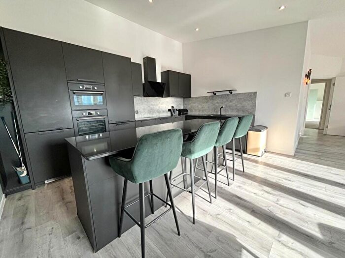 2 Bedroom Flat To Rent In Liverpool Road, Manchester, M3