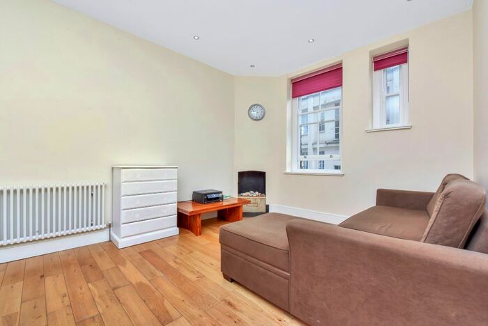 1 Bedroom Flat To Rent In Elthorne Road, Archway, London, N19