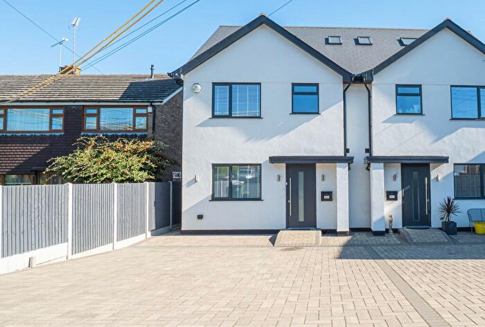 5 Bedroom Semi-Detached House For Sale In Ashingdon Road, Rochford, SS4