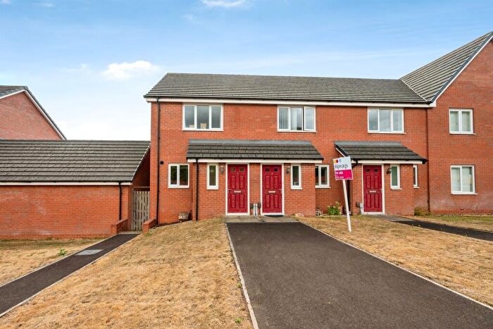 2 Bedroom End Of Terrace House For Sale In Almondsbury Close, Redditch, B97