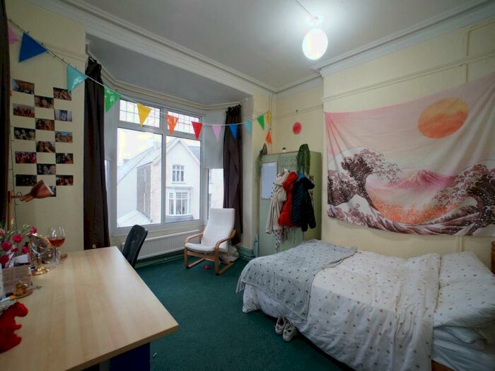 9 Bedroom House To Rent In College Road, Bangor, Gwynedd, LL57