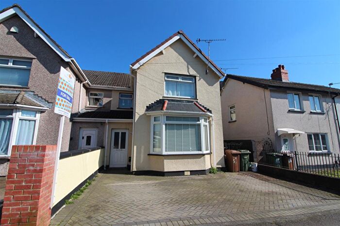 3 Bedroom Semi Detached House For Sale In Bedwellty Road, Cefn Fforest, Blackwood, NP12