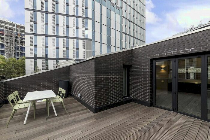 1 Bedroom Flat To Rent In Mallow Street, Shoreditch, EC1Y