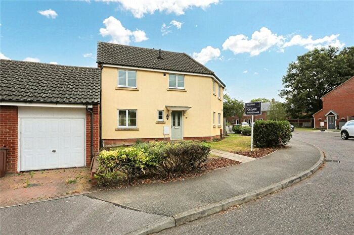 3 Bedroom Link Detached House To Rent In Macmillan Way, Little Plumstead, Norwich, Norfolk, NR13