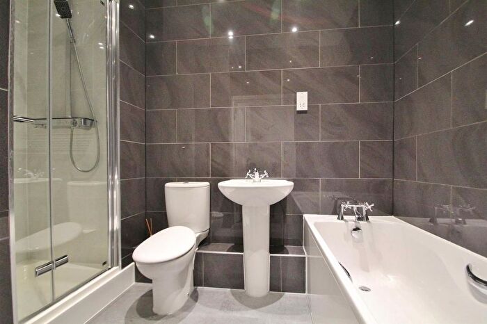 1 Bedroom Flat To Rent In White Lodge Close, Isleworth, TW7