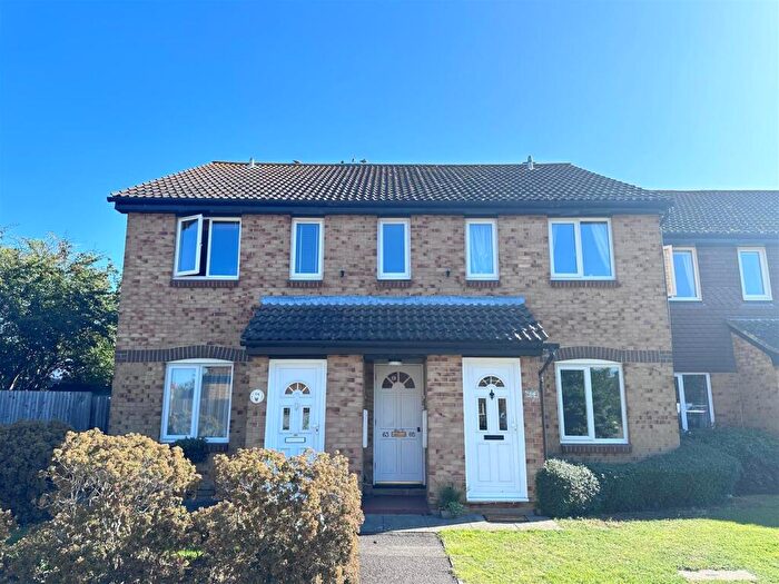 1 Bedroom Maisonette To Rent In Telford Drive, Walton-On-Thames, KT12