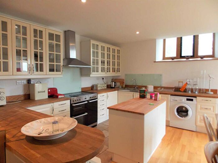 2 Bedroom Cottage To Rent In The Retreat, Frome, BA11